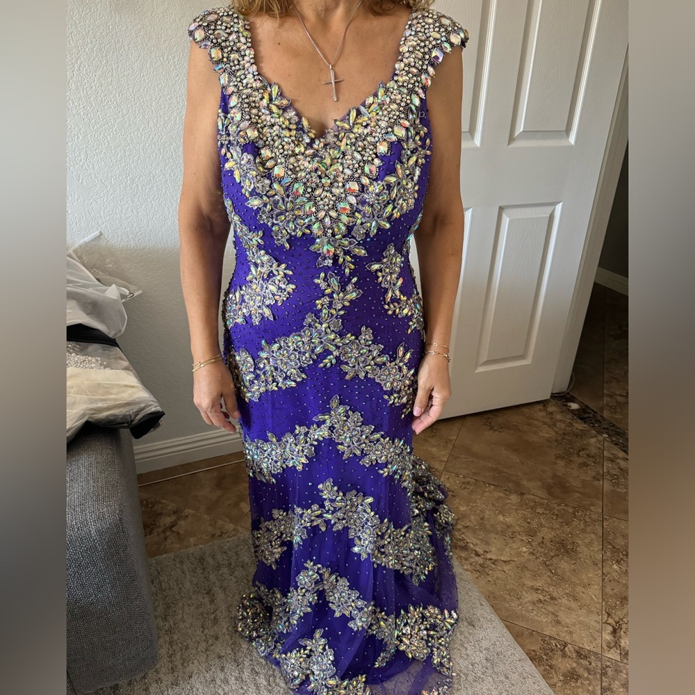 Tony Bowls Evening Gown - Picture 3 of 5